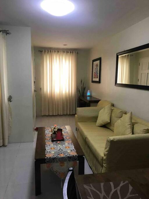 3 Bedrooms 3 Baths Victorian Style Townhouse Fully Furnished Batangas Exterior foto